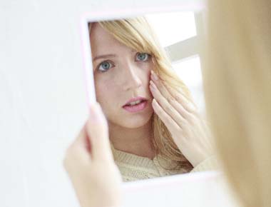 目の下のたるみ